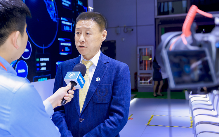 人力资源公司凯发K8国际国际高级副总裁段立新接受媒体采访